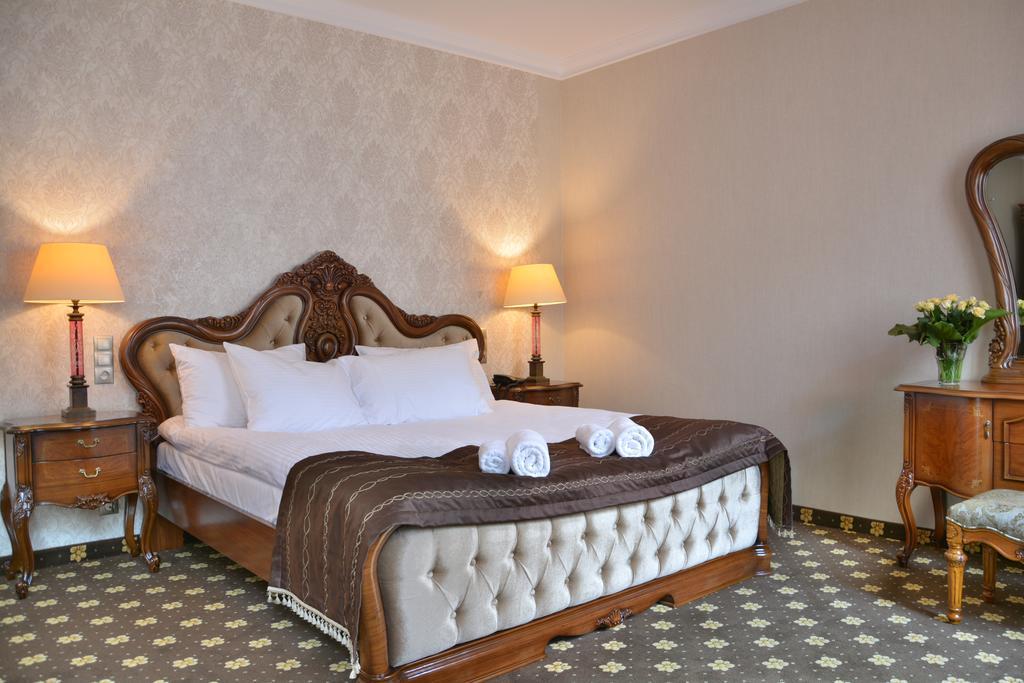 Komoda Club Residence Калиш Экстерьер фото