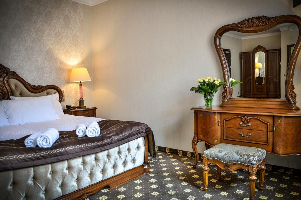 Komoda Club Residence Калиш Номер фото