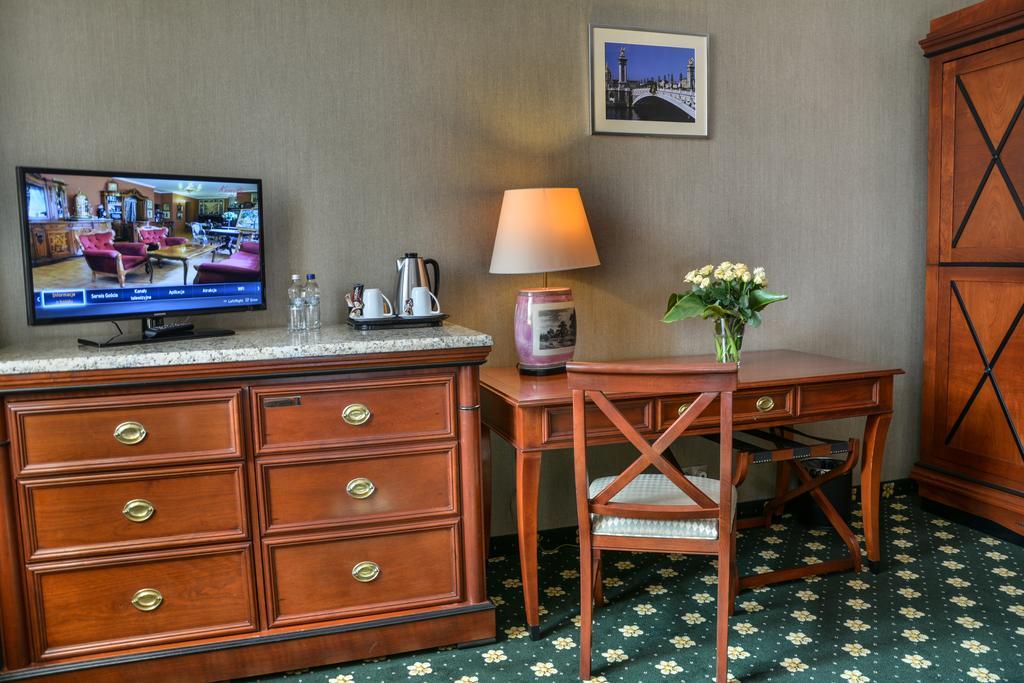 Komoda Club Residence Калиш Номер фото
