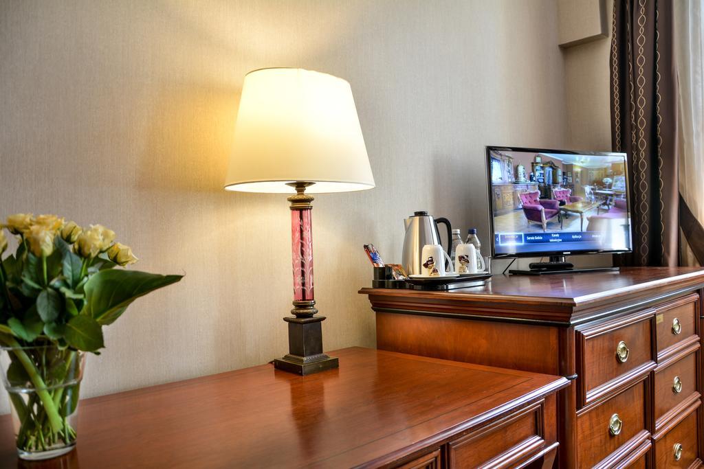 Komoda Club Residence Калиш Номер фото